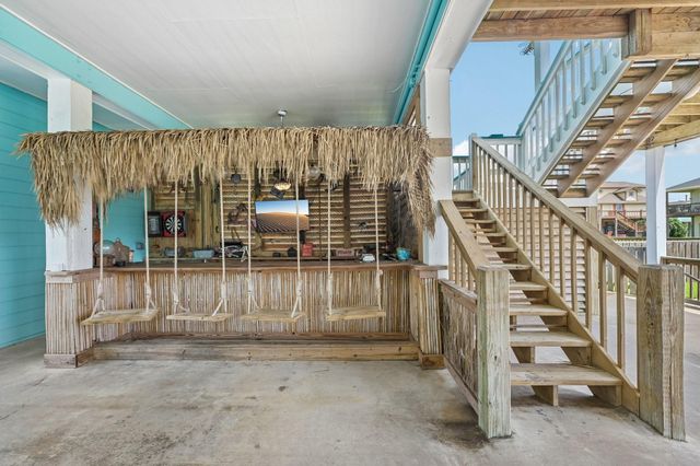 977 Bahama Drive, Crystal Beach, TX 77650
