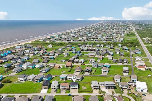 977 Bahama Drive, Crystal Beach, TX 77650