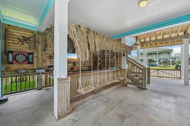 977 Bahama Drive, Crystal Beach, TX 77650