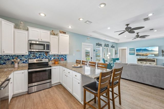 977 Bahama Drive, Crystal Beach, TX 77650