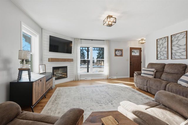 W5938 Hall Road, Poynette, WI 53955