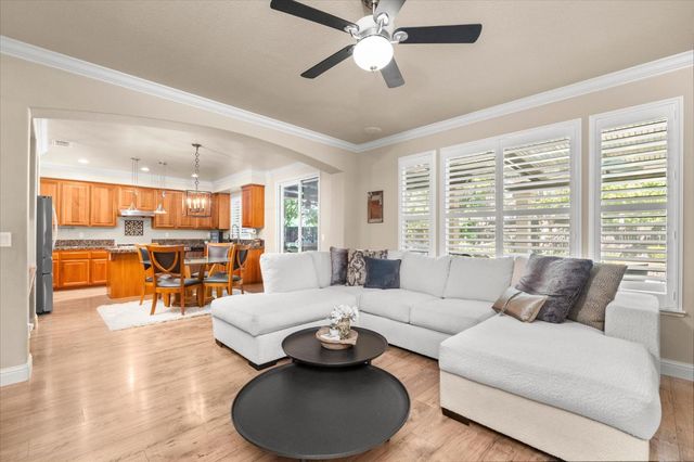 1728 Sevilla Dr, Roseville, CA 95747