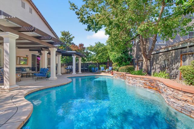 1728 Sevilla Dr, Roseville, CA 95747