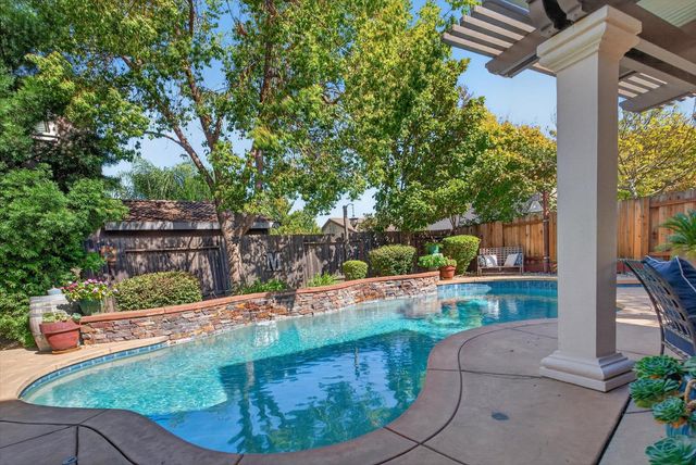 1728 Sevilla Dr, Roseville, CA 95747