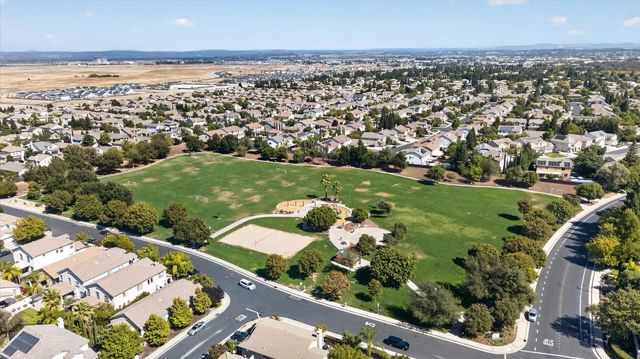 1728 Sevilla Dr, Roseville, CA 95747