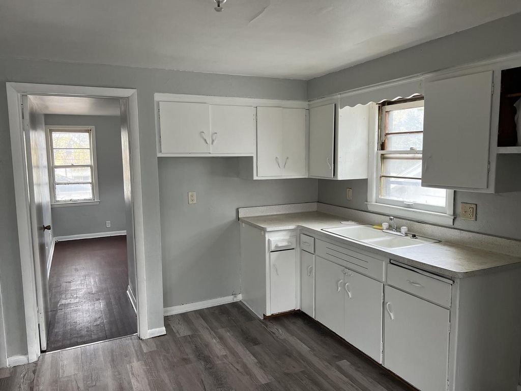 4566 N 28th STREET, Milwaukee, WI 53209