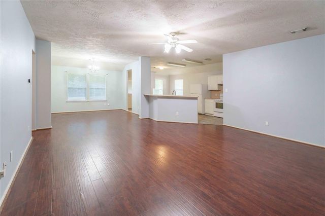 146 N Vesper Bend Circle, The Woodlands, TX 77382