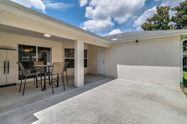 934 Bermuda Avenue, Sebastian, FL 32958