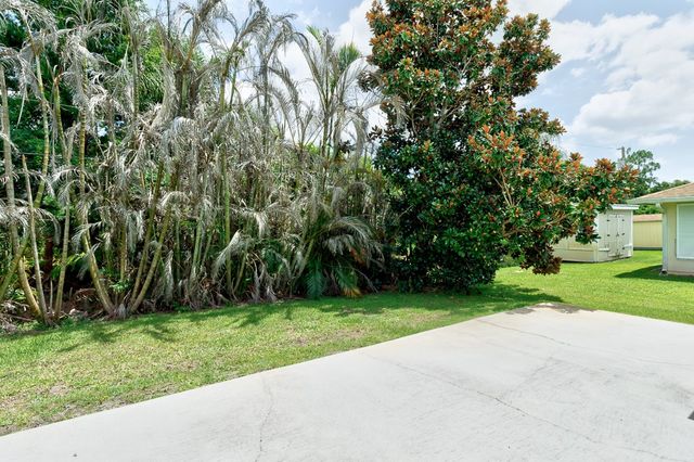 934 Bermuda Avenue, Sebastian, FL 32958