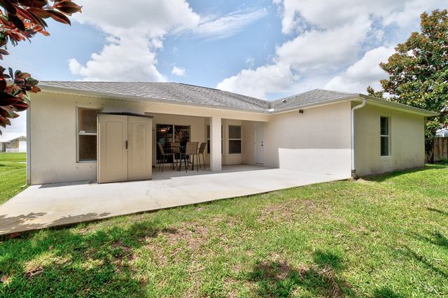 934 Bermuda Avenue, Sebastian, FL 32958