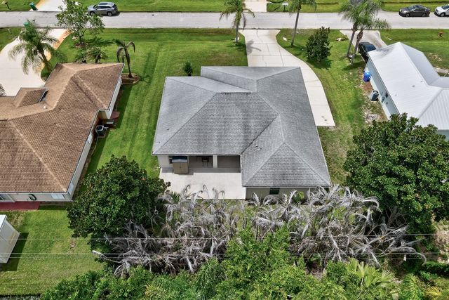 934 Bermuda Avenue, Sebastian, FL 32958