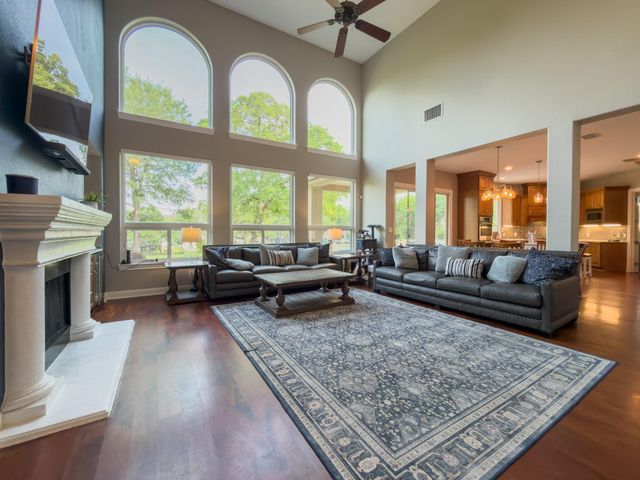 2611 Demona DR, Austin, TX 78733