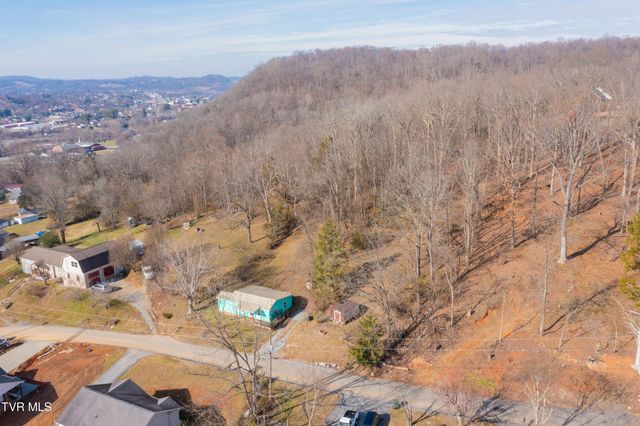 221 Old Siam Road, Elizabethton, TN 37643