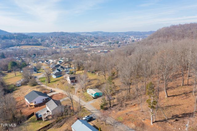 221 Old Siam Road, Elizabethton, TN 37643