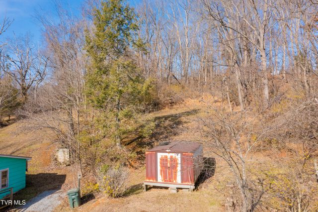 221 Old Siam Road, Elizabethton, TN 37643