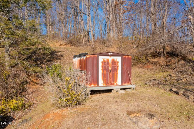 221 Old Siam Road, Elizabethton, TN 37643