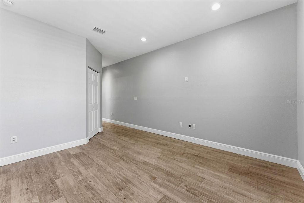 Image 14 of property listing at 1022 NORMANDY TRACE ROAD, Tampa, FL 33602