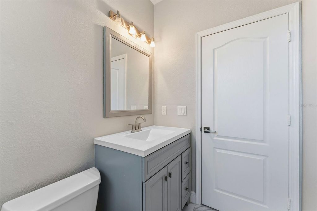Image 17 of property listing at 1022 NORMANDY TRACE ROAD, Tampa, FL 33602