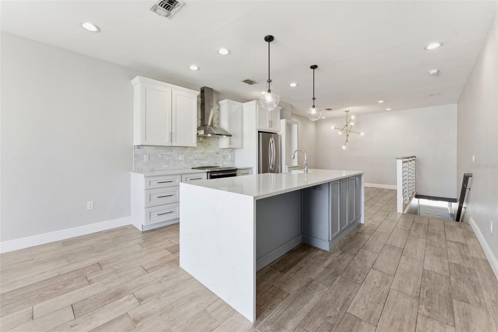 Image 3 of property listing at 1022 NORMANDY TRACE ROAD, Tampa, FL 33602