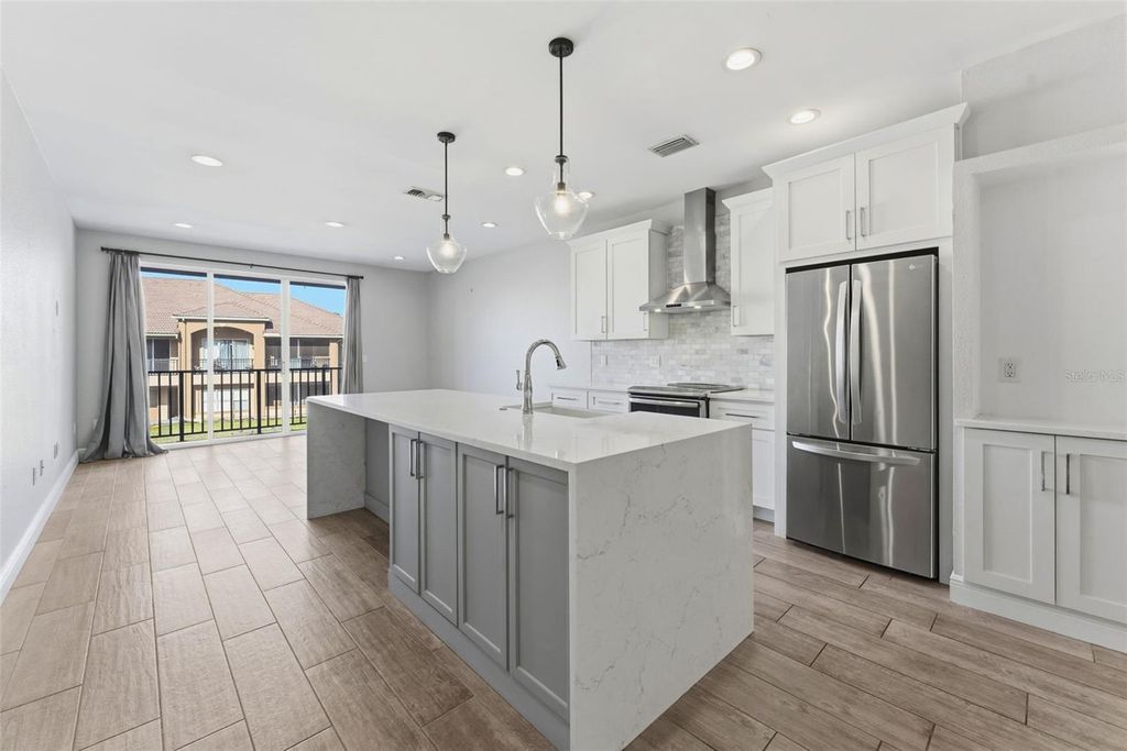 Image 4 of property listing at 1022 NORMANDY TRACE ROAD, Tampa, FL 33602
