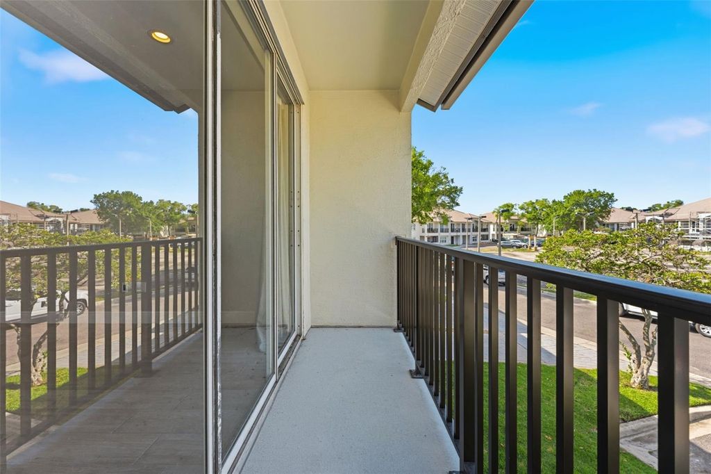 Image 31 of property listing at 1022 NORMANDY TRACE ROAD, Tampa, FL 33602