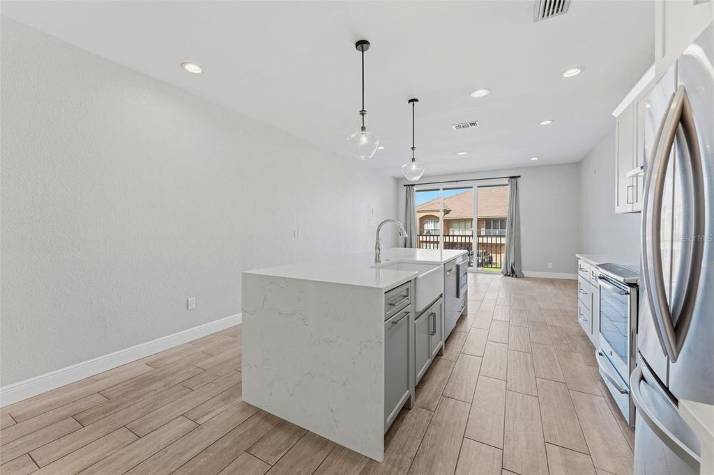 Image 10 of property listing at 1022 NORMANDY TRACE ROAD, Tampa, FL 33602