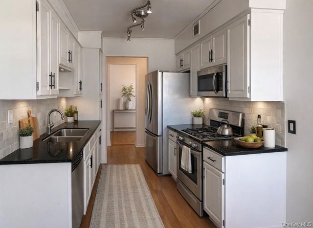 7 Essex Lane B3, Suffern, NY 10901