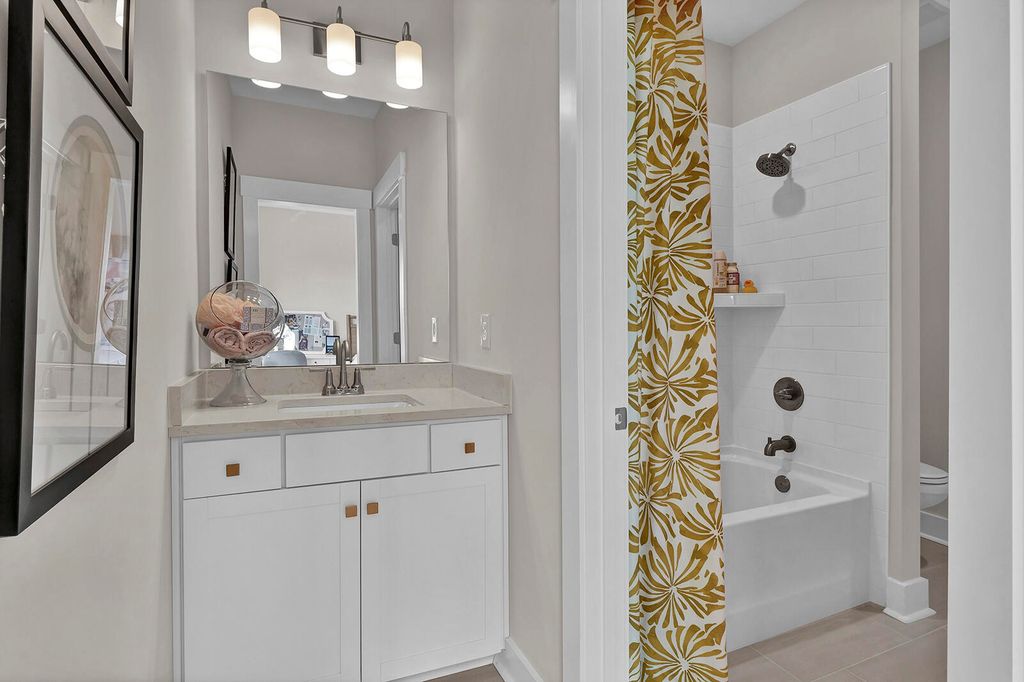 Image 17 of property listing at 222 Crosswick Street, Summerville, SC 29483