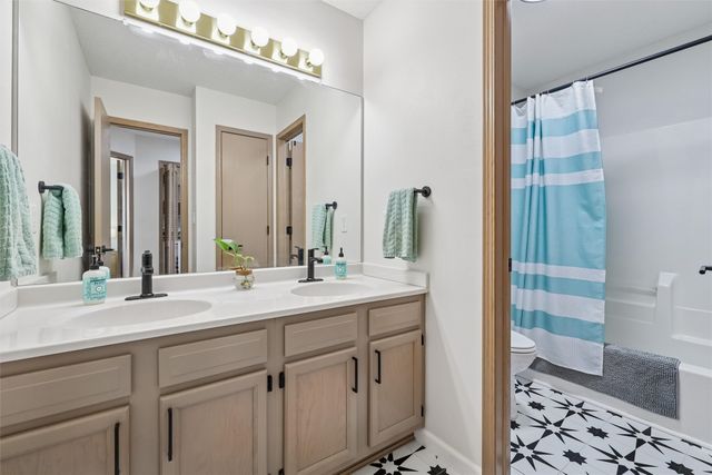 4425 Mills Civic Parkway 405, West Des Moines, IA 50265