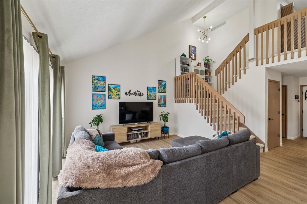 4425 Mills Civic Parkway 405, West Des Moines, IA 50265