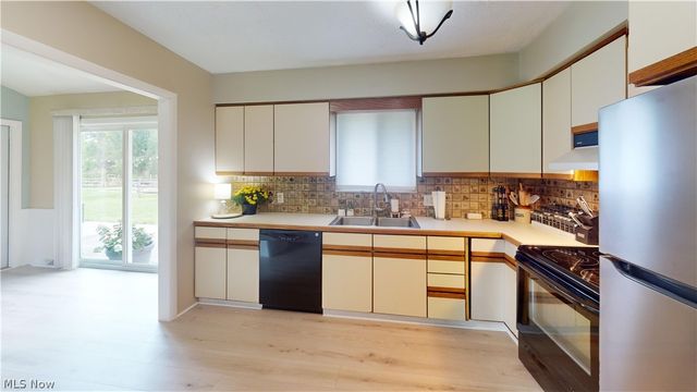 9260 Avery Road, Broadview Heights, OH 44147