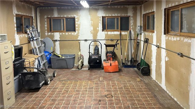 9260 Avery Road, Broadview Heights, OH 44147