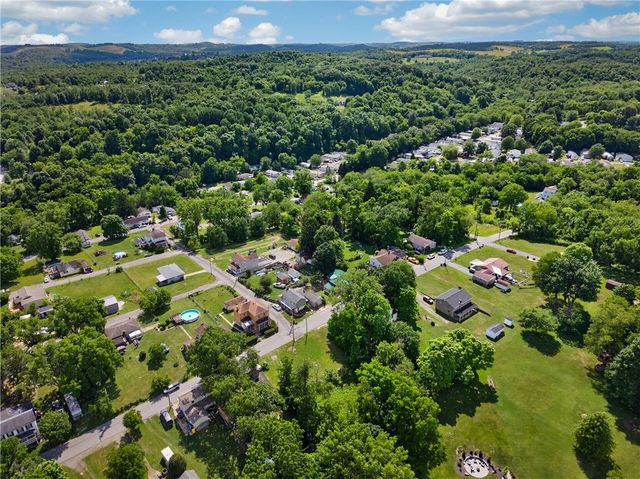 826 Wall St, Mcdonald, PA 15057