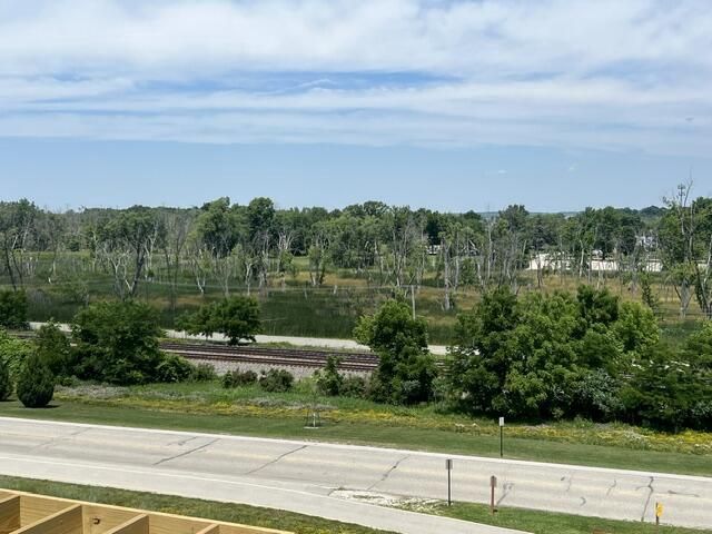 18830 N Hills DRIVE, Brookfield, WI 53005