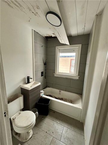 5609 Highland Avenue, Kansas City, MO 64110