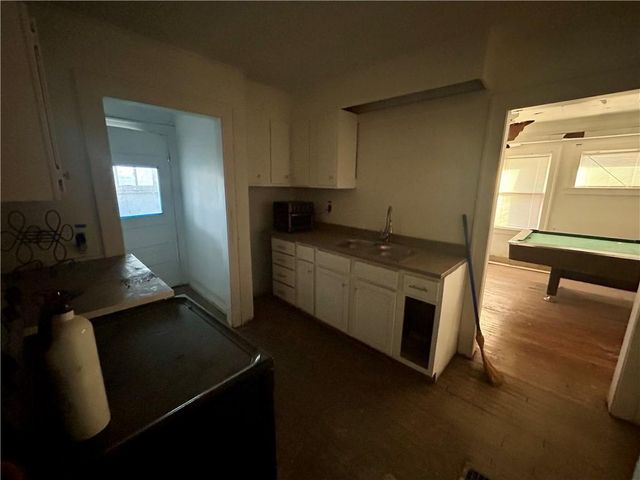 5609 Highland Avenue, Kansas City, MO 64110