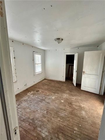 5609 Highland Avenue, Kansas City, MO 64110