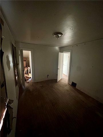 5609 Highland Avenue, Kansas City, MO 64110