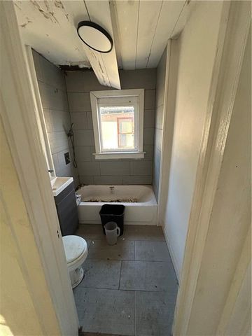 5609 Highland Avenue, Kansas City, MO 64110