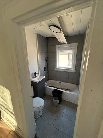 5609 Highland Avenue, Kansas City, MO 64110