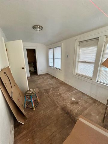 5609 Highland Avenue, Kansas City, MO 64110