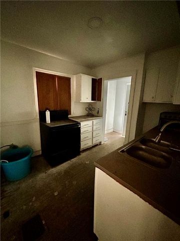 5609 Highland Avenue, Kansas City, MO 64110