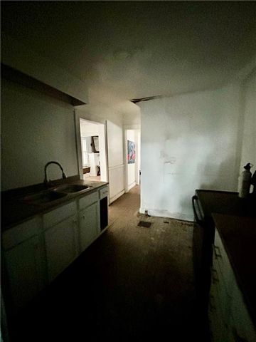 5609 Highland Avenue, Kansas City, MO 64110