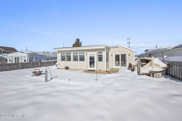 17 Lake Huron Drive, Little Egg Harbor, NJ 08087