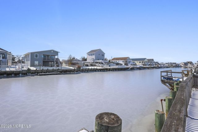 17 Lake Huron Drive, Little Egg Harbor, NJ 08087