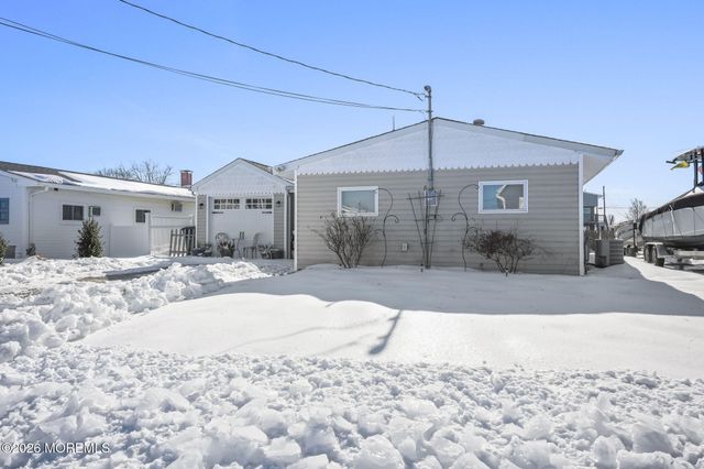 17 Lake Huron Drive, Little Egg Harbor, NJ 08087