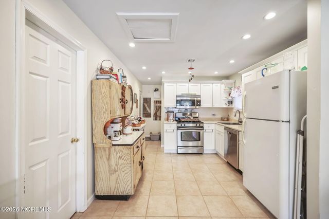 17 Lake Huron Drive, Little Egg Harbor, NJ 08087