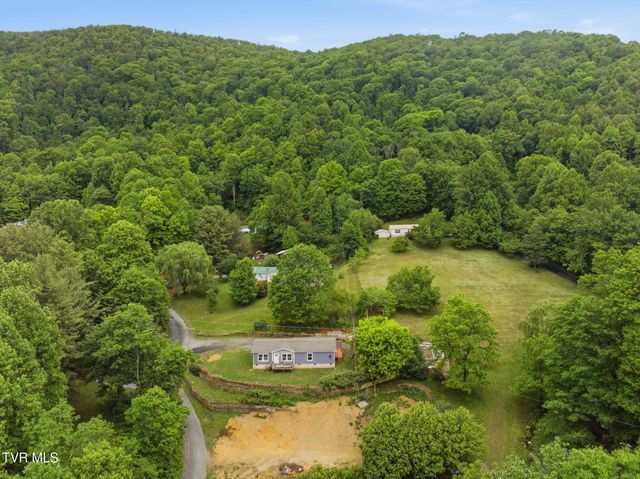 1479 Poga Road, Butler, TN 37640