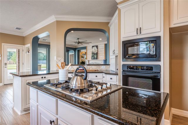 3913 Summer Manor Drive, League City, TX 77573