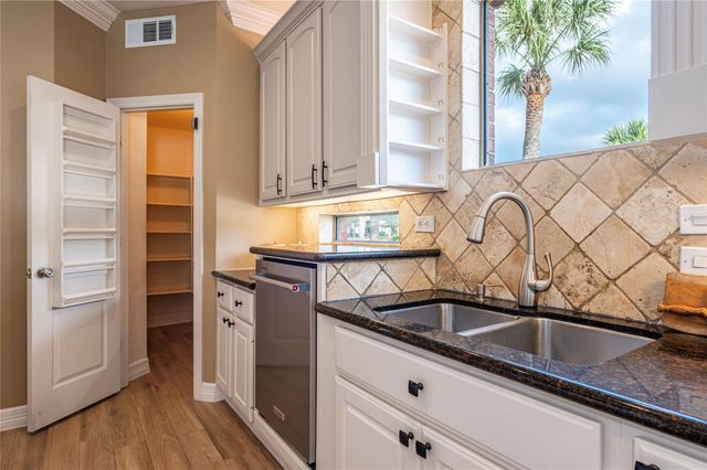 3913 Summer Manor Drive, League City, TX 77573